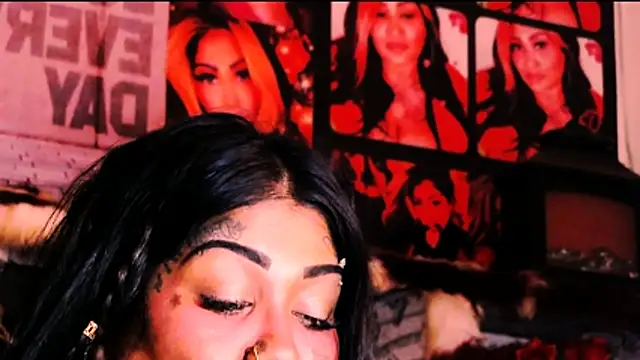 indian_dreamgirl webcam