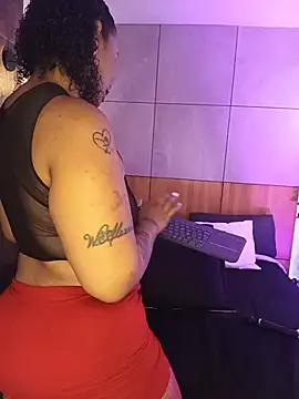 EbonyHorrny webcam