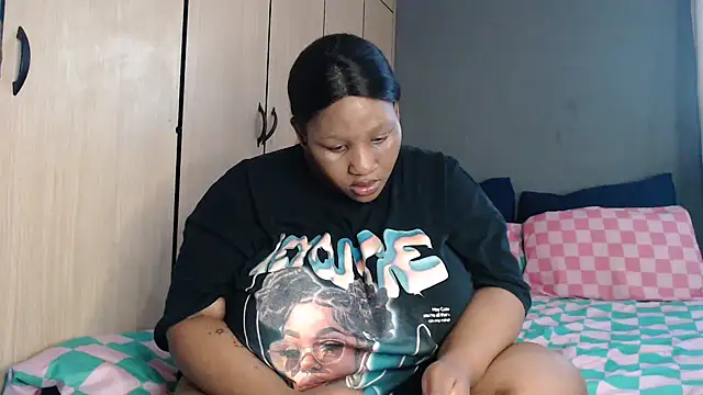 PIXIEBITCHXXX26 webcam