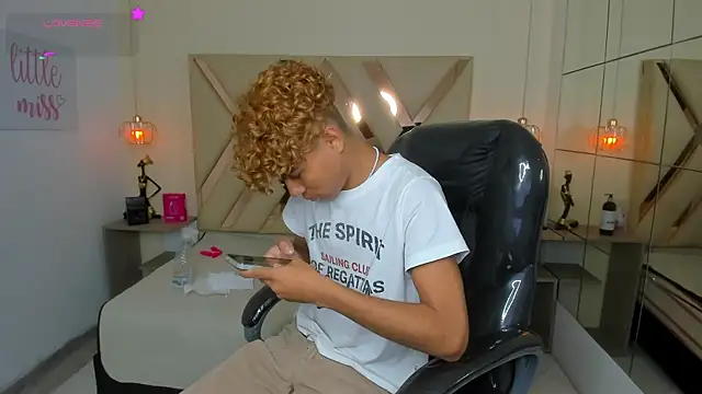 Anyelo_Twink Live Web Cam Show