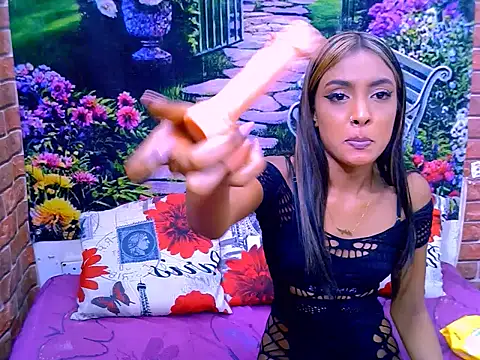 IndianPretty14u2Luv webcam
