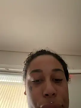 Kira_nyxx Live Web Cam Show