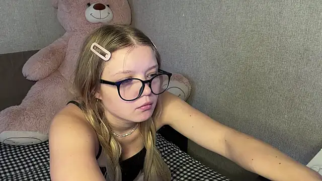 MarlaMotsinger webcam
