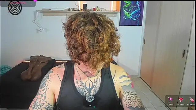 ARES_TATTO webcam