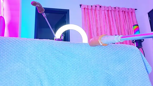 NathaxaLeans webcam