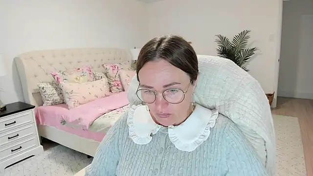 Vika73 webcam