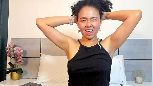 kiraspell - Kiraspell's free webcam - UK Sex Cams