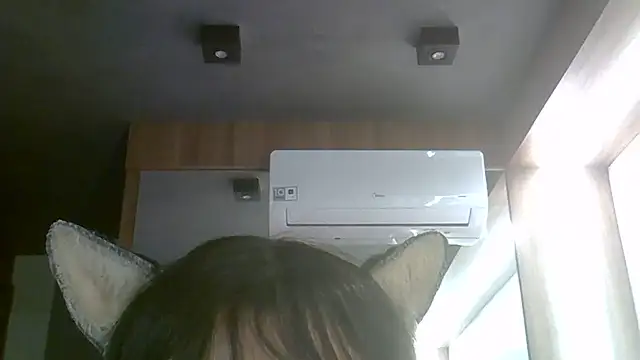 SkinnyKitten Live Web Cam Show