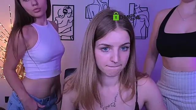 lisa_dark_ webcam