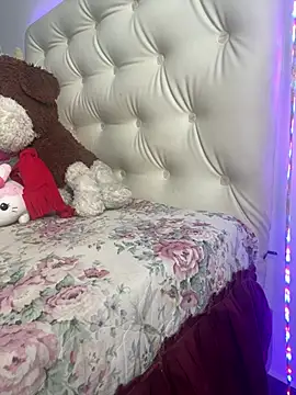 Modèle: Samara_Hillss