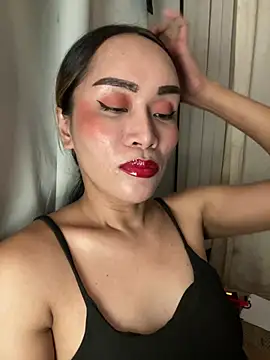 RomanticPearlTS live cam on StripChat