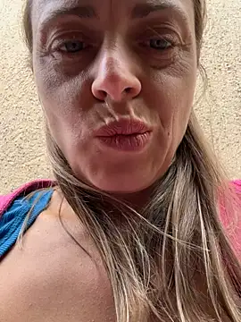 ladywithbigass webcam