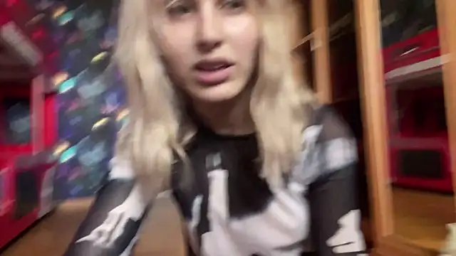 BobbiGosda webcam