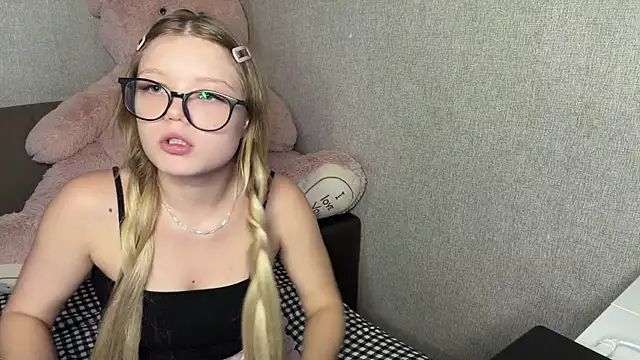 MarlaMotsinger webcam
