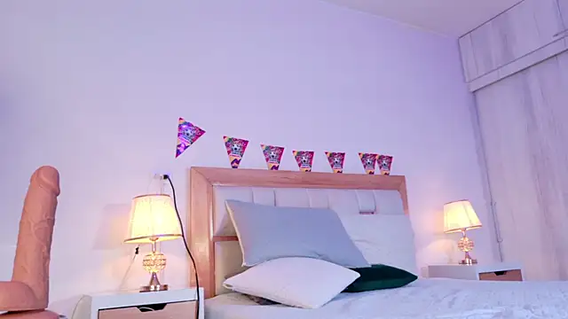 mia_hank webcam