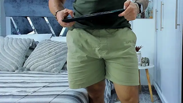 Zack_Froone webcam