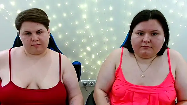 BeckyAndHellen webcam