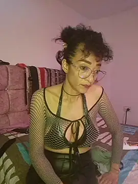 AmelieMartinez webcam