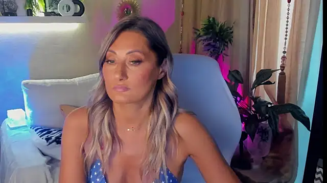 SarahAlluring webcam