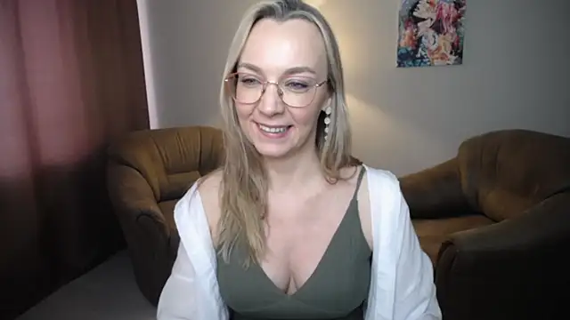Ava_Elior webcam
