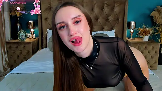 ToriSonn webcam