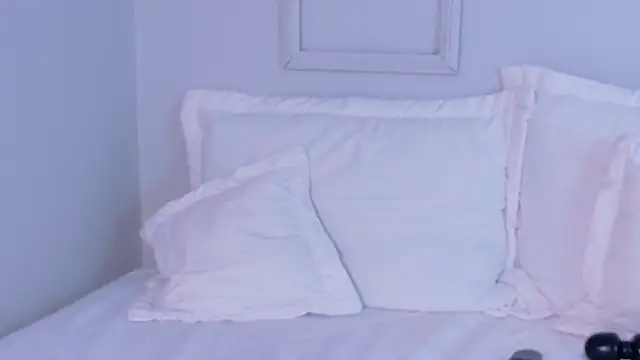 VioletBloomm webcam
