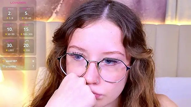 AmelieViolet webcam