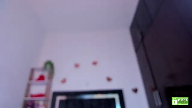 Blair_Curvy webcam