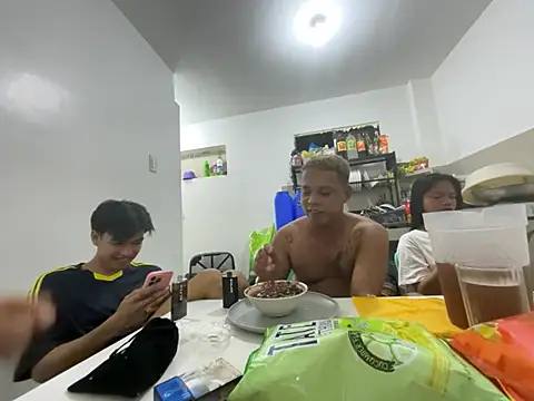 Naya_Hilton webcam