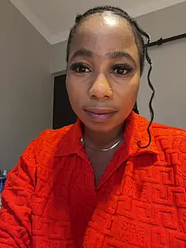 CurvyDesire1 webcam