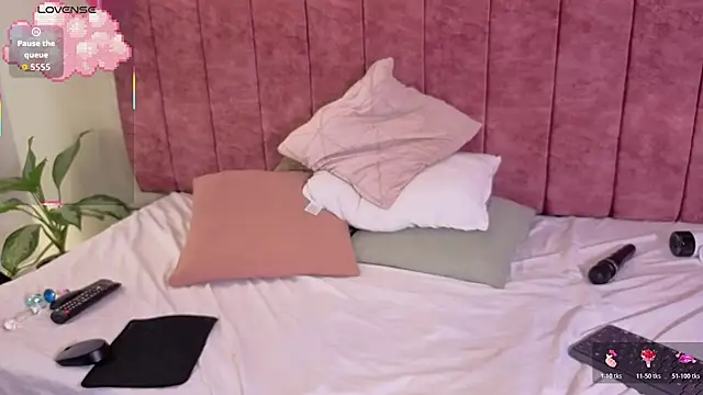 lou_22_ - LOU_22_'s free webcam - UK Sex Cams