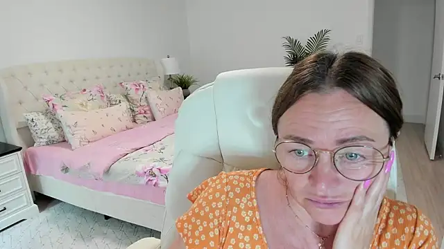 Vika73 webcam