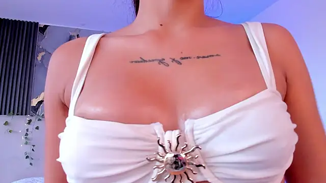 CarolineFyre webcam