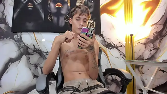 mono_blonde Live Web Cam Show