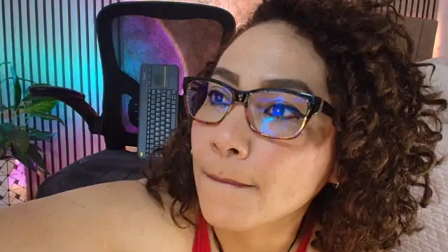 JuliRamirez webcam