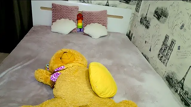 lovely-eyes webcam