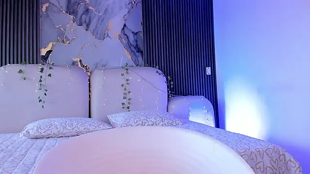 CarolineFyre webcam