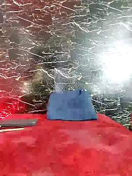 crislingery_dolli webcam