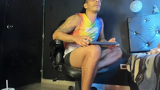 FuckHardlove webcam