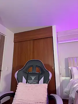 ArianaReynoldss webcam