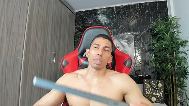 Erik_castle webcam