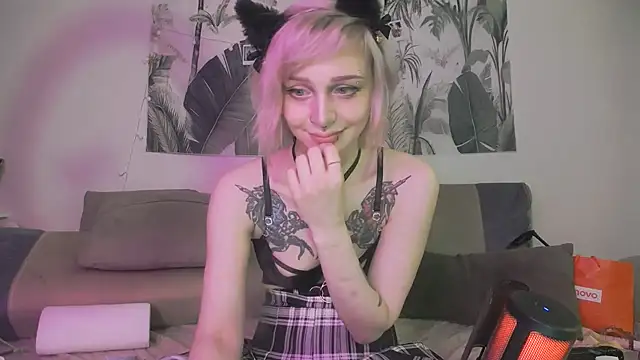FreyaKatty webcam