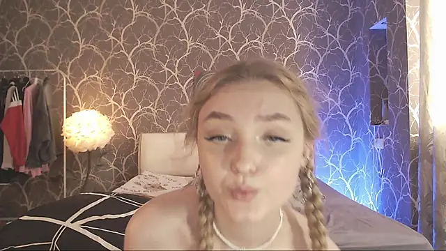 MiaMiaMeow webcam