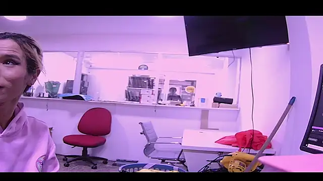 aria_rouss webcam