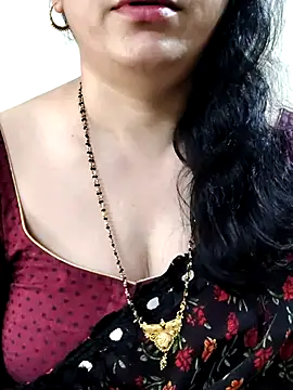 Yazhini-Cam live cam on StripChat