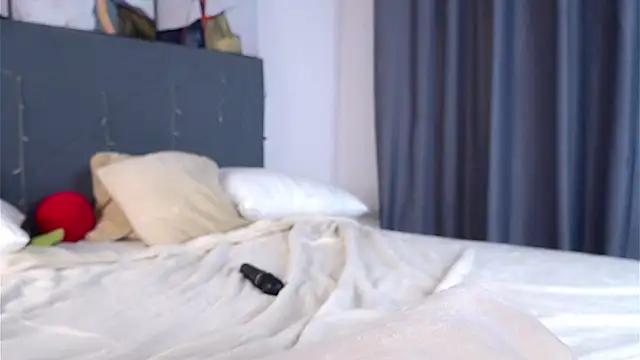 NelleMihalko webcam