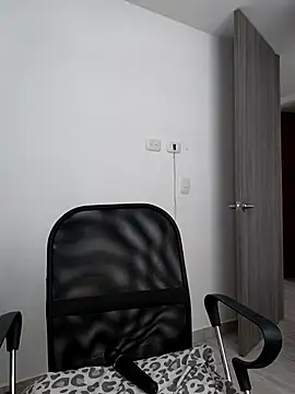 Nahiajhonson_ webcam