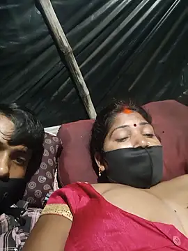 Indiandesicouple155 webcam