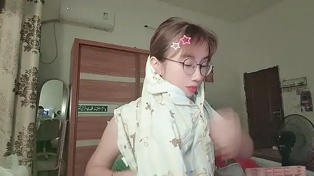 Lili_666 webcam