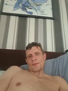 BigDmasked webcam